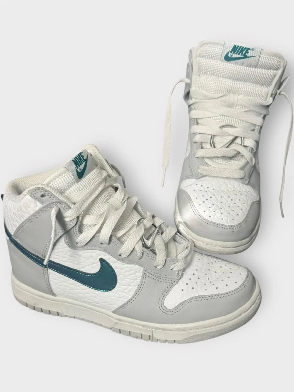 Nike Dunk High Women’s 6.5 White Grey Metallic Teal | Bling Ring | Clean EUC